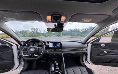 Hyundai Elantra, 2022 год, 1 290 000 рублей, 8 фотография