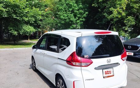Honda Freed II, 2022 год, 2 000 000 рублей, 3 фотография