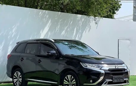Mitsubishi Outlander III рестайлинг 3, 2022 год, 1 620 005 рублей, 3 фотография