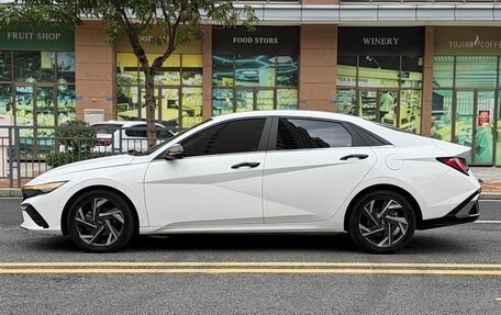 Hyundai Elantra, 2023 год, 1 226 000 рублей, 3 фотография