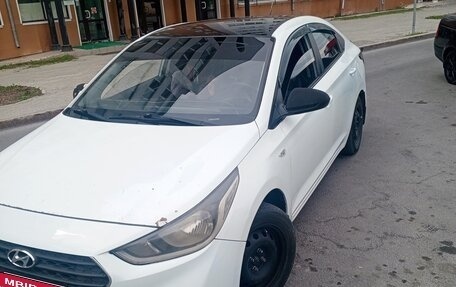 Hyundai Solaris II рестайлинг, 2017 год, 500 000 рублей, 1 фотография