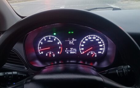 Hyundai Solaris II рестайлинг, 2017 год, 500 000 рублей, 3 фотография
