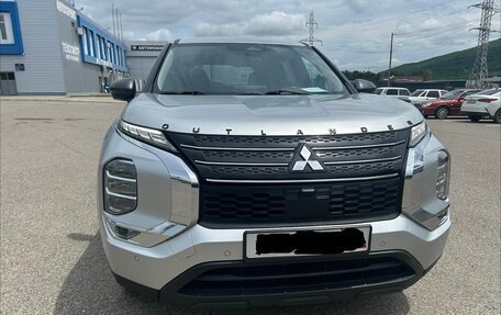 Mitsubishi Outlander, 2021 год, 2 900 000 рублей, 4 фотография