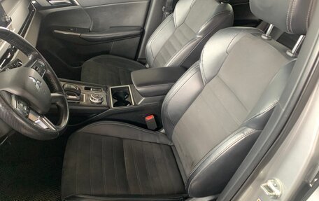 Mitsubishi Outlander, 2021 год, 2 900 000 рублей, 18 фотография
