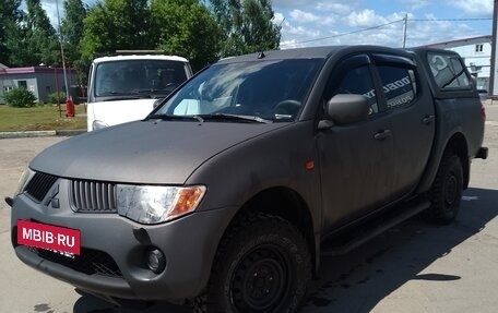 Mitsubishi L200 IV рестайлинг, 2008 год, 1 400 000 рублей, 2 фотография
