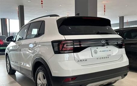 Volkswagen T-Cross I, 2023 год, 1 570 000 рублей, 6 фотография