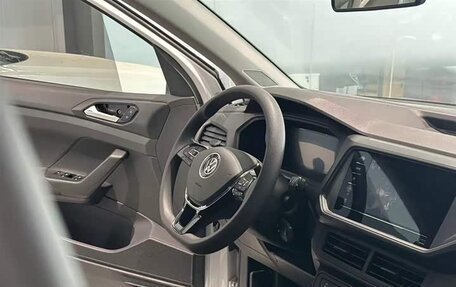 Volkswagen T-Cross I, 2023 год, 1 570 000 рублей, 13 фотография