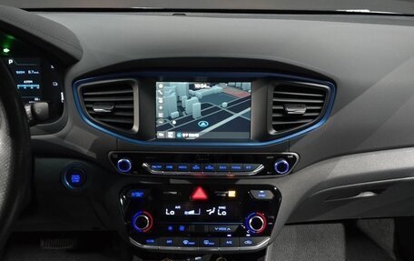 Hyundai IONIQ, 2017 год, 1 510 123 рублей, 12 фотография