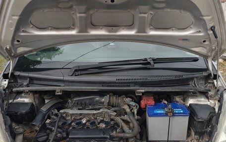 Toyota Ractis II, 2011 год, 650 000 рублей, 19 фотография
