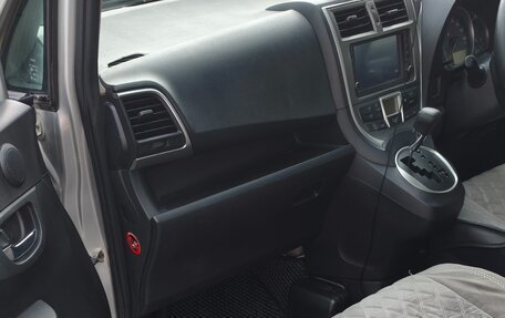 Toyota Ractis II, 2011 год, 650 000 рублей, 27 фотография