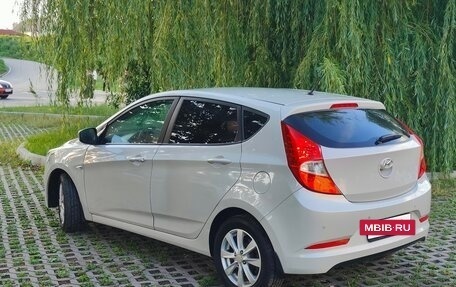 Hyundai Solaris II рестайлинг, 2015 год, 860 000 рублей, 5 фотография