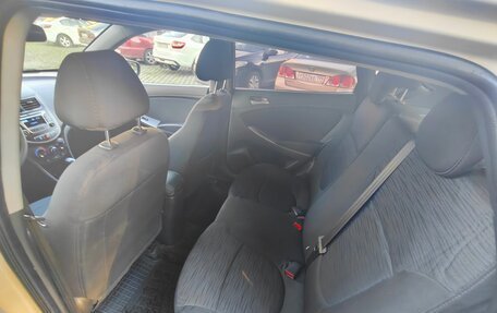 Hyundai Solaris II рестайлинг, 2015 год, 860 000 рублей, 16 фотография