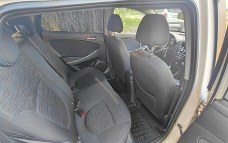 Hyundai Solaris II рестайлинг, 2015 год, 860 000 рублей, 14 фотография