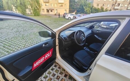 Hyundai Solaris II рестайлинг, 2015 год, 860 000 рублей, 9 фотография
