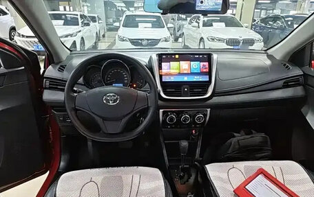 Toyota Yaris XP150 рестайлинг, 2021 год, 1 140 000 рублей, 10 фотография