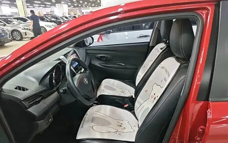 Toyota Yaris XP150 рестайлинг, 2021 год, 1 140 000 рублей, 15 фотография