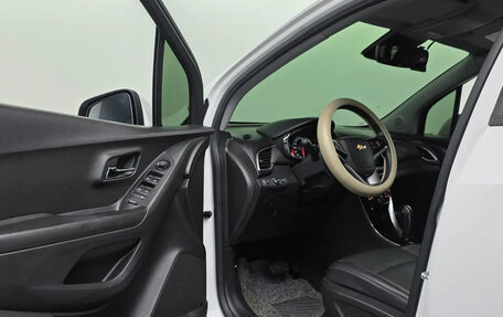 Chevrolet Trax, 2022 год, 1 190 000 рублей, 6 фотография