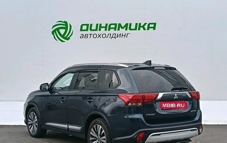 Mitsubishi Outlander III рестайлинг 3, 2019 год, 2 265 000 рублей, 7 фотография