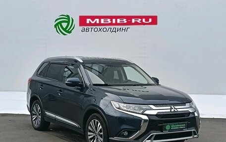 Mitsubishi Outlander III рестайлинг 3, 2019 год, 2 265 000 рублей, 3 фотография