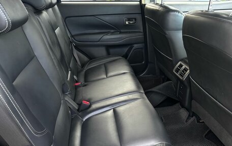 Mitsubishi Outlander III рестайлинг 3, 2019 год, 2 265 000 рублей, 21 фотография