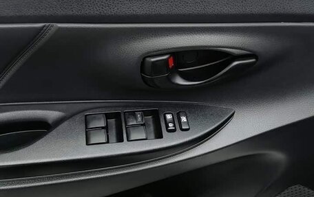 Toyota Yaris XP150 рестайлинг, 2021 год, 1 100 060 рублей, 10 фотография