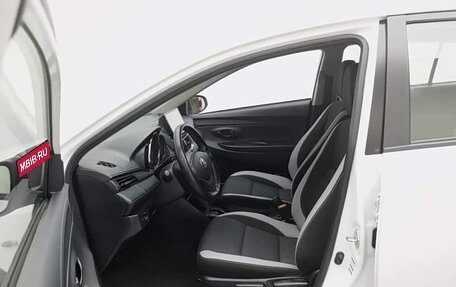 Toyota Yaris XP150 рестайлинг, 2021 год, 1 100 060 рублей, 7 фотография