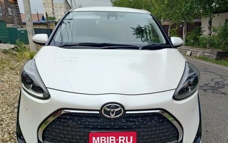 Toyota Sienta II, 2021 год, 1 585 000 рублей, 5 фотография