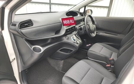 Toyota Sienta II, 2021 год, 1 585 000 рублей, 24 фотография