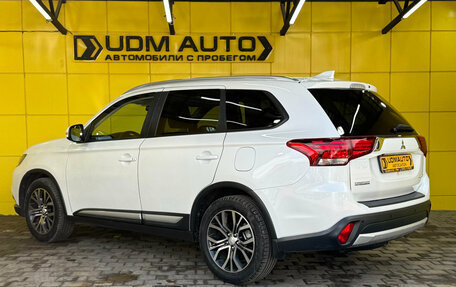 Mitsubishi Outlander III рестайлинг 3, 2017 год, 1 949 000 рублей, 9 фотография