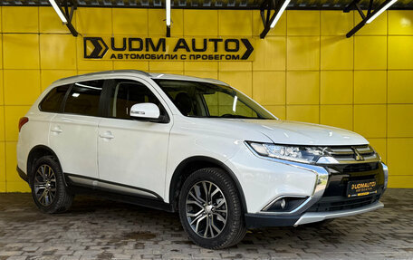 Mitsubishi Outlander III рестайлинг 3, 2017 год, 1 949 000 рублей, 4 фотография