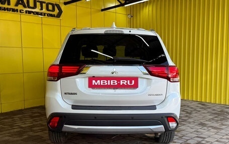 Mitsubishi Outlander III рестайлинг 3, 2017 год, 1 949 000 рублей, 8 фотография