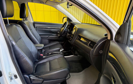 Mitsubishi Outlander III рестайлинг 3, 2017 год, 1 949 000 рублей, 19 фотография