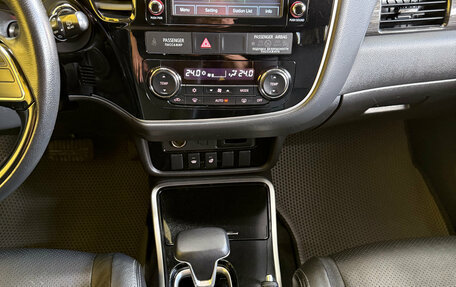Mitsubishi Outlander III рестайлинг 3, 2017 год, 1 949 000 рублей, 18 фотография
