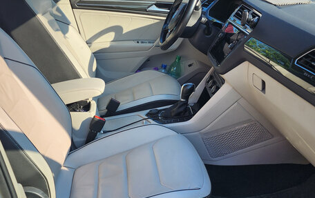 Volkswagen Tiguan II, 2018 год, 2 550 000 рублей, 1 фотография