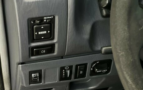 Toyota Land Cruiser Prado 90 рестайлинг, 2001 год, 895 000 рублей, 18 фотография
