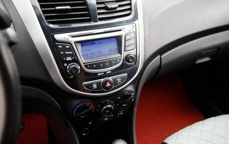 Hyundai Solaris II рестайлинг, 2011 год, 590 000 рублей, 13 фотография