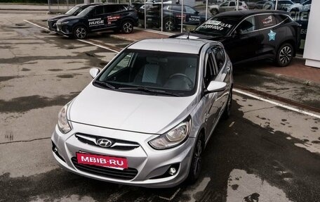 Hyundai Solaris II рестайлинг, 2011 год, 590 000 рублей, 3 фотография