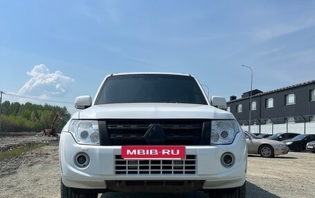 Mitsubishi Pajero IV, 2011 год, 2 290 000 рублей, 2 фотография