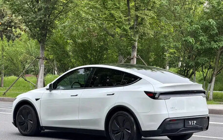 Tesla Model Y I, 2025 год, 5 220 000 рублей, 6 фотография