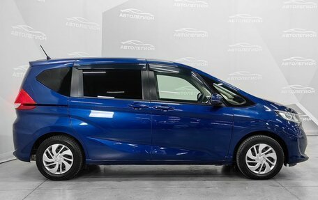 Honda Freed II, 2019 год, 1 630 000 рублей, 6 фотография