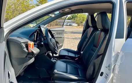 Toyota Yaris XP150 рестайлинг, 2022 год, 1 320 300 рублей, 6 фотография