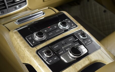 Audi A8, 2011 год, 1 619 900 рублей, 32 фотография