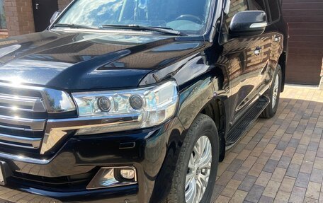 Toyota Land Cruiser 200, 2015 год, 5 150 000 рублей, 2 фотография