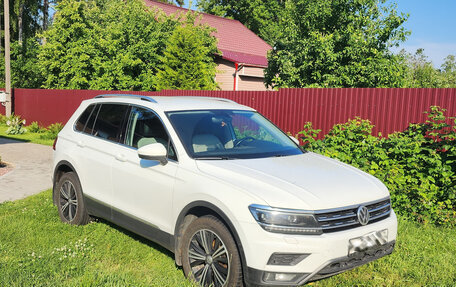 Volkswagen Tiguan II, 2018 год, 2 550 000 рублей, 3 фотография