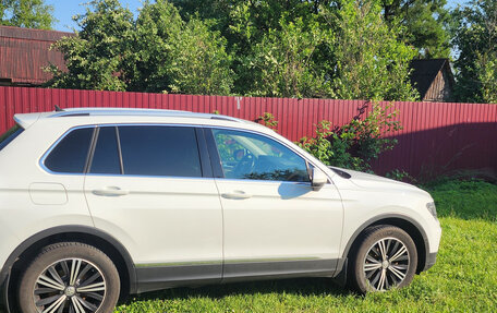 Volkswagen Tiguan II, 2018 год, 2 550 000 рублей, 2 фотография