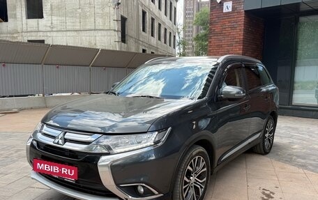 Mitsubishi Outlander III рестайлинг 3, 2016 год, 1 900 000 рублей, 3 фотография