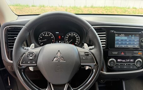 Mitsubishi Outlander III рестайлинг 3, 2016 год, 1 900 000 рублей, 18 фотография