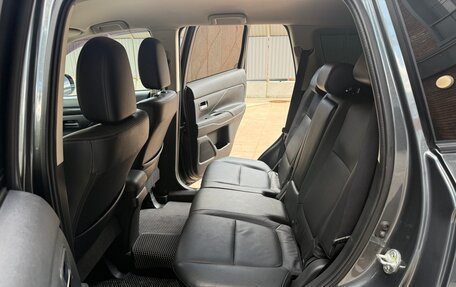 Mitsubishi Outlander III рестайлинг 3, 2016 год, 1 900 000 рублей, 16 фотография