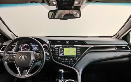 Toyota Camry, 2019 год, 2 390 000 рублей, 9 фотография