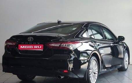 Toyota Camry, 2019 год, 2 390 000 рублей, 5 фотография